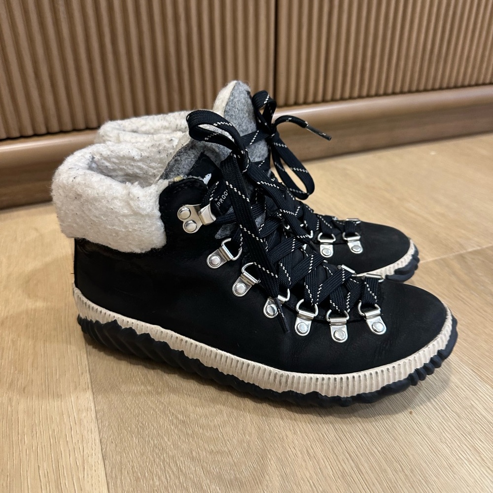SOREL - Women's Out ‘N About Plus Conquest Waterproof Suede Boot size 6.5